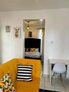 Classy Studio Apartment racecourse Gardens