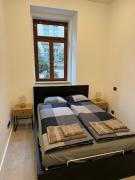 1 Bed Flat - Sleeps 2 - Pets - Smoking on terrace