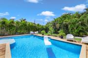 Bike to Beach, Heated Pool, Sleeps 12