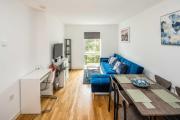 One Bedroom apartment near Central London with Private Balcony One Bedroom apartment near Central London with Private Balcony