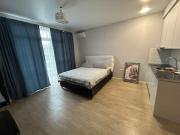 Студия с бассейном во дворе White Sails