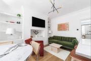Chic Chelsea Apartment Steps from Kings Road Chic Chelsea Apartment Steps from Kings Road