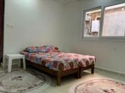 طابق فيلا غرفتان ومطبخ وحمام