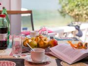 Seaside Studio - Studio Apartment with Private Beach and Sea View