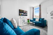 Recently Renovated 3 Bedroom House - Parking - Garden - Excellent Location - Top Rated - 181A Recently Renovated 3 Bedroom House - Parking - Garden - Excellent Location - Top Rated - 181A