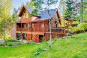 Dreamy Alpine Cabin w Hot Tub, Fireplace & More!