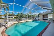 Villa Sarasota by CoralVilla-for boaters, with pool
