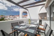 CASA AGATHA - 3 terraces, AC, tv channels, 2 bedrooms & bathrooms, heated pool