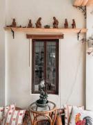 TwinkleVille Christmas-Themed Cottage