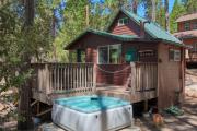 Beetlebark Bungalow- Inside Yosemite w hot tub EV charging cable