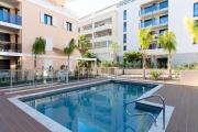 3-Br Apartment with Pool Parking & Beaches 100m away