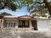 Casa Miriam - Casa En Miramar Para 4 PAX Con Cochera - Hola Sur
