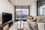 Sunlit & Sleek Condo in Lively St Kilda