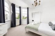 Central Flat-2Bed-Free Parking-By FabAccommodation