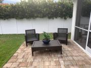 Discreet Retreat, Modern home With Private BackYard