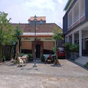 Kenewae Living Near Alun-alun Wonosari Mitra RedDoorz