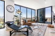Hip Condo on Maribyrnong River Cityscape Views!