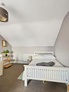 Amaya Five - Newly renovated - Very spacious - Sleeps 6 - Walking distance to town centre - Grantham
