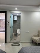 شقة عائلية غرفتين نوم وصالة ومطبخ-Family apartment with two bedrooms, a living room and a kitchen