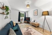 Large and Stylish Abode in Nottingham - Sleeps 15