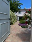 Mazet avec piscine, parking et clim dans le centre