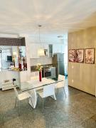 Apartamento a 300m Beira Mar-Meireles! Serviço Diário e Wi-fi 650Mb!