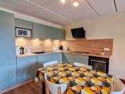 Appartement rénové 2 pièces pour 6, balcon proche pistes et commerces - FR-1-425-158