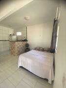 Kitnet simples no Colinas do Peró