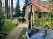Bosboerderij de Goudsberg met hottub in tuin