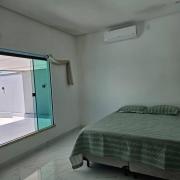 Belíssima casa há 100 M da Praia