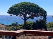 Cannes Beach Access, Private Room in Shared 3-Bedroom Apartment, Private Bathroom, Living Room with Sea View Suite Parentale salle de bain privée accès plages & vue mer du salon dans appartement partagé chez lhabitant