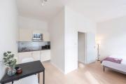 Vibrant Old Town Studio