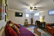 Comfy 1BR King Near Omaha Hotspots