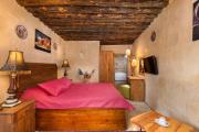World Cave House - Hotel & Swimming Pool