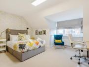 Spacious Family Oasis Explore with Ease - Pass the Keys