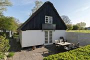 Hyggeligt sommerhus med privat have