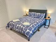 Lux King Studio Penthouse w private entrance Lux King Studio Penthouse w private entrance