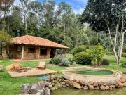 2 cabañas campestres con piscina, Jacuzzi y lago