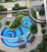 Cozy retreat w Balcony, Netflix, 100 mbps internet, Pool, near BGC