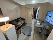 Cozy 1 Bedroom Makati Condo with Balcony Wifi