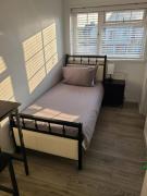 GATWICK Single ROOM GATWICK Single ROOM