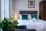 Elysée Suites - Spacious Studio in Southport