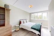Canal view 2BD flat - Regents Park!