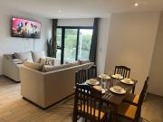 Apartamento entero de 3 habitaciones con camas Queen en zona 10