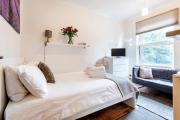 St 9 - Very Close to Tube only 2 mins - Studio
