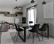 Minimal Central Apartment By The Sea