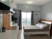 Neat and Cozy Minimalist Studio