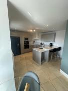 Fabulous and Sunny 2 bed Apartment, in City Centre