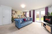 Stylish 4 Bedroom House, Sleeps 7, Free Parking, Nr Hospital, Contractors Stylish 4 Bedroom House, Sleeps 7, Free Parking, Nr Hospital, Contractors