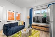 Jungle House, AirCon, Sleeps 8, Near WEM & DT!